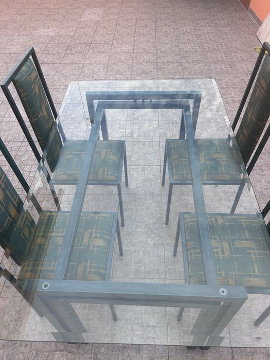 Mesa de Jantar em Vidro + 4 Cadeiras