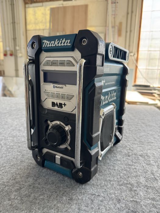 Radio Makita DMR 112 Bluetooth DAB FM radio budowlane