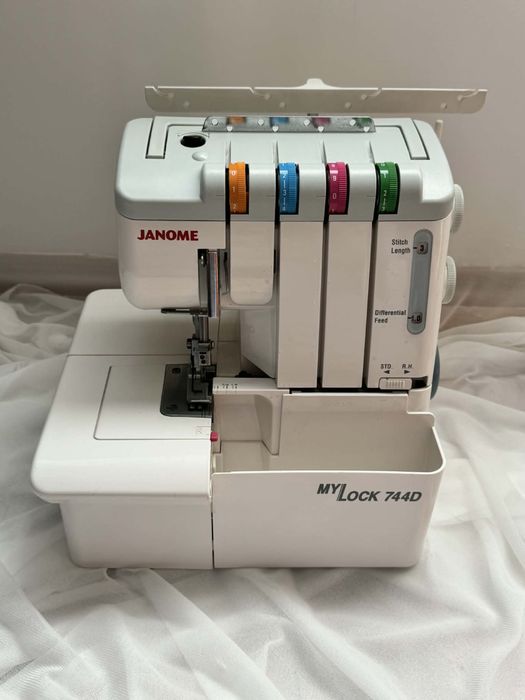 Sprzedam owerlok JANOME MYLOCK 744D