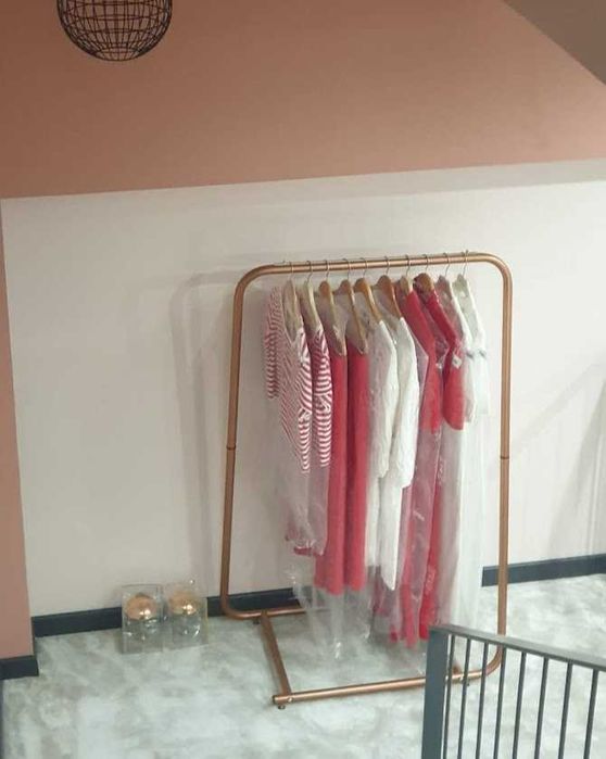 Expositor para loja de roupa como novo.