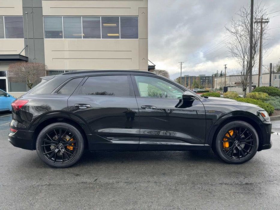 Audi e-tron S Premium Plus quattro Sportback      2023