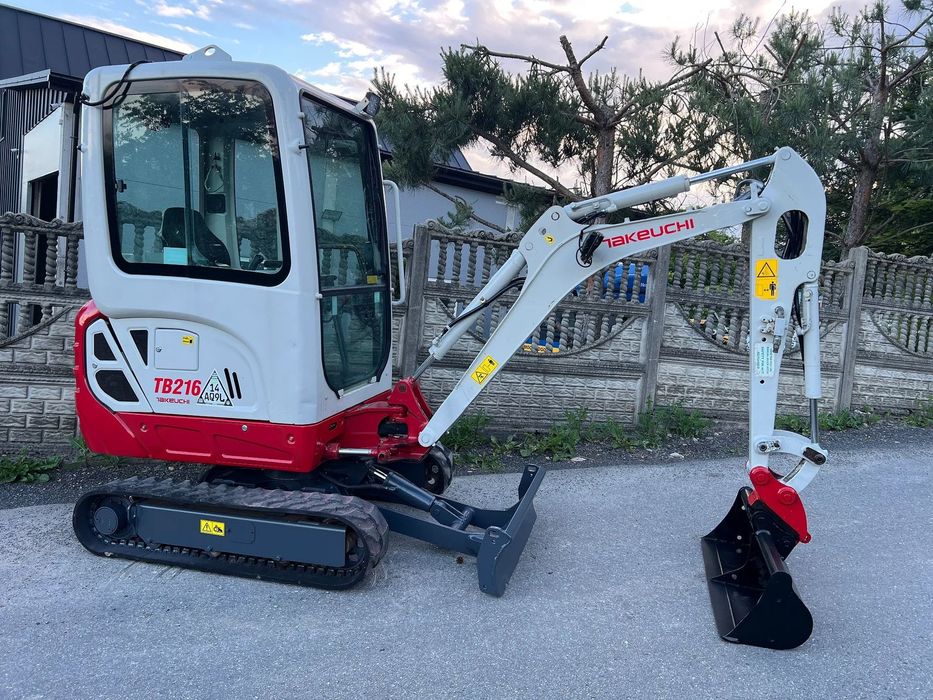 Takeuchi TB216 | Minikoparka TAKEUCHI TB 216 | 2 Tony | Rozsuwane Gąsienice | Stan PERFEKCYJNY | Mini Koparka |  | 2017 Rok | Waga 1865 kG | 2700 MTG | jcb cat kubota hitachi |
