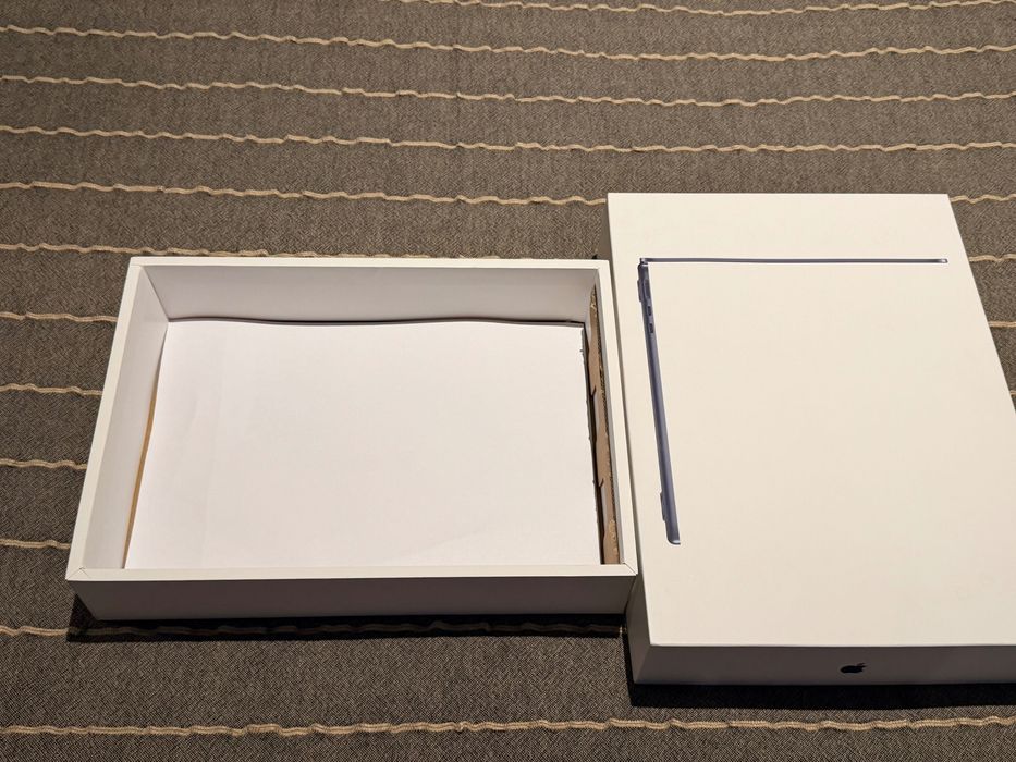 Caixa MacBook Air M4