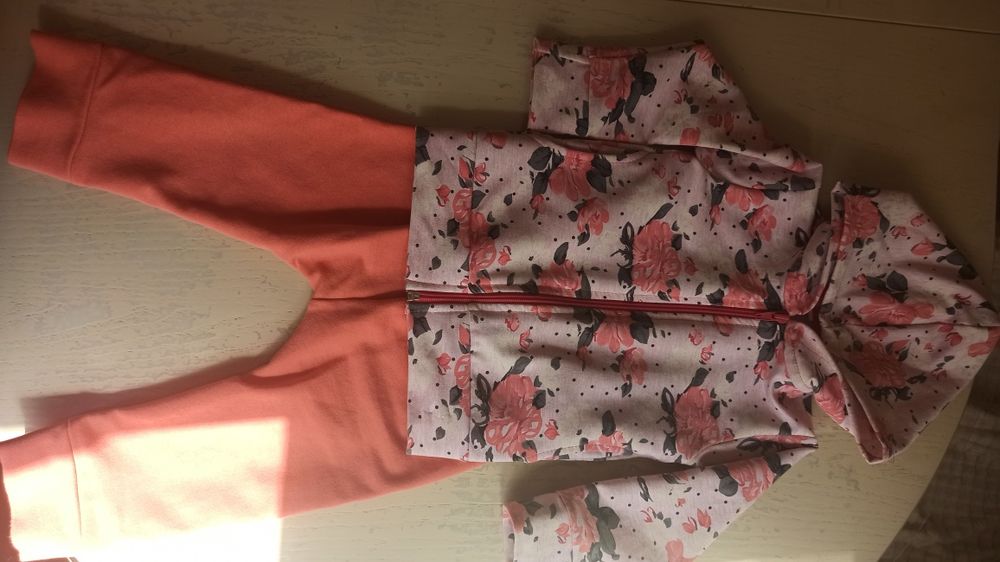 Спортивный костюм 80см