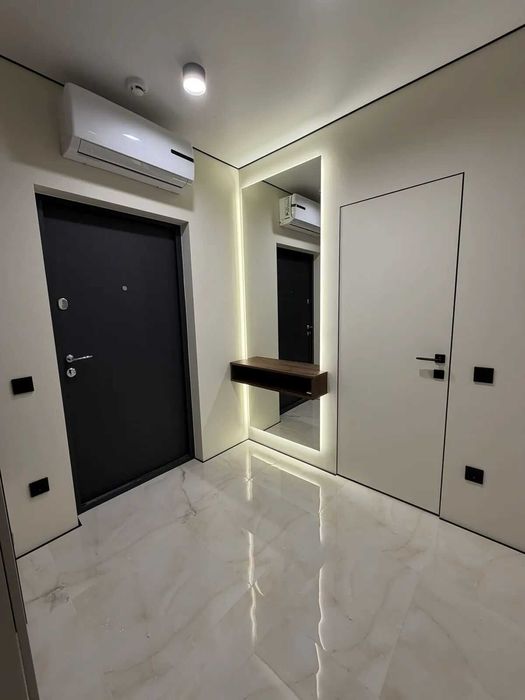 Продаж 1-кімнатна квартира біля озера Manhattan Lite