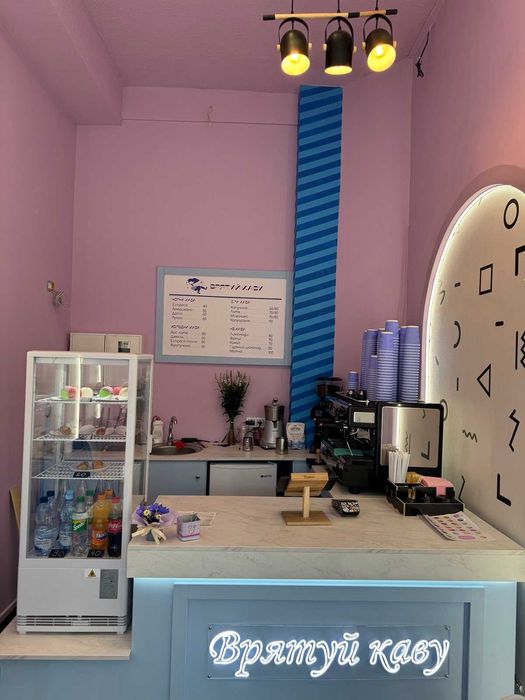 Продається обладнання та меблі для кав'ярні. Куплене новим 14 міс тому