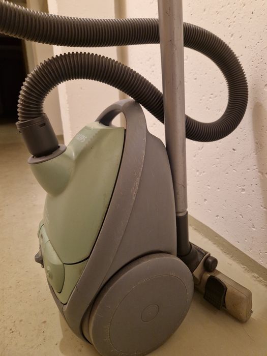 Odkurzacz Philips 1700 max watt