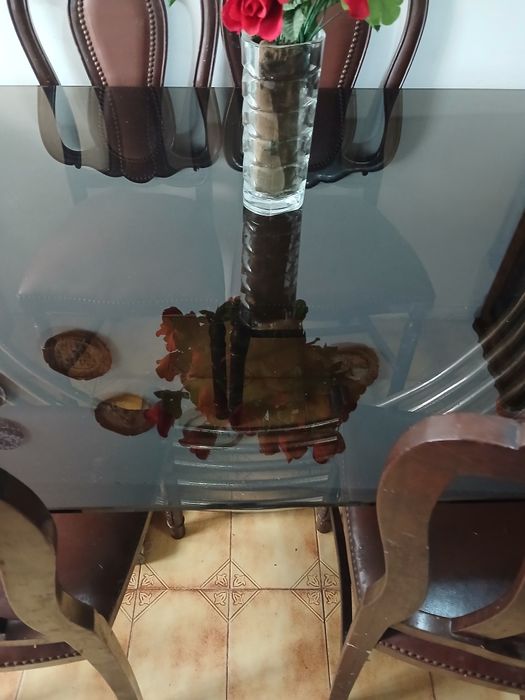 Mesa de vidro temperado castanho