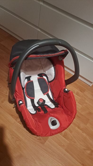 Carrinho, ovo e alcofa