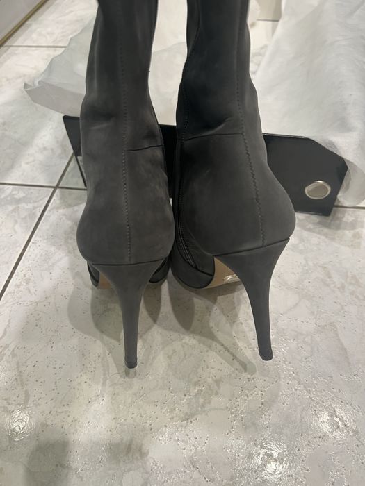 Kozaki skórzane Kazar za kolano roz. 39 szare.