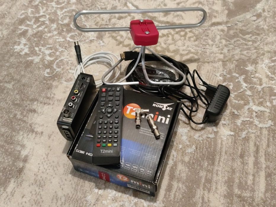 Цифровой эфирный DVB-T2 приемник T2 mini Romsat