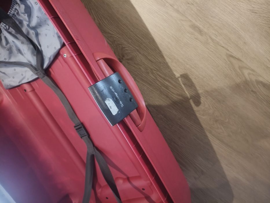 Mala Samsonite, de porão