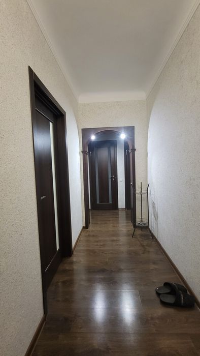 Продам 2-во кімнатну,центр міста.