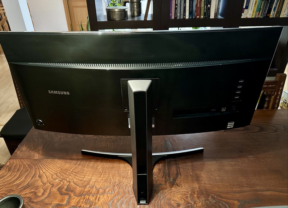 Monitor curvo “Samsung”