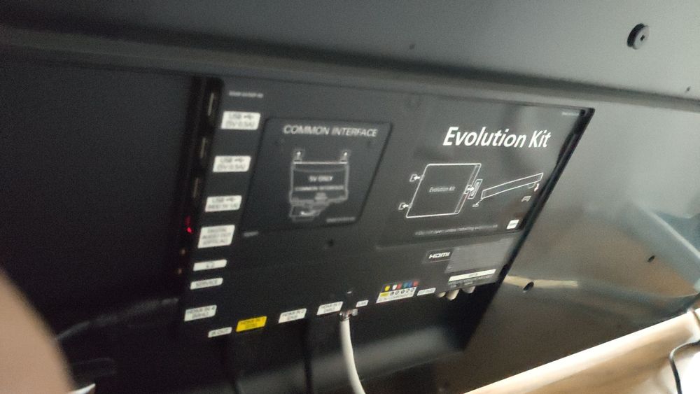 TV Samsung UE46F8000