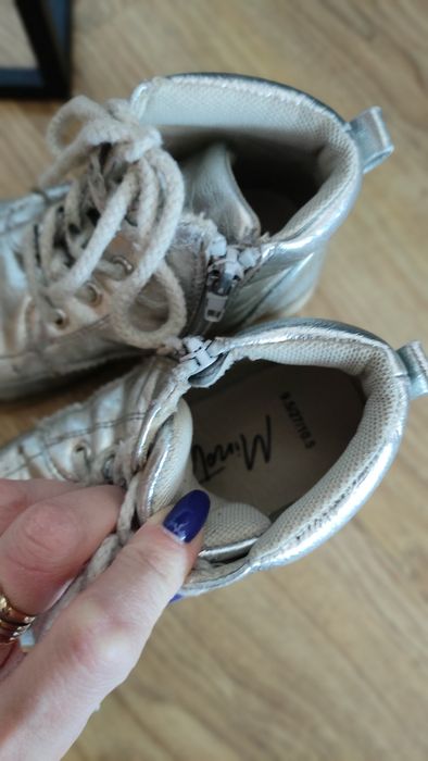 Buty botki rozmiar 27 złote