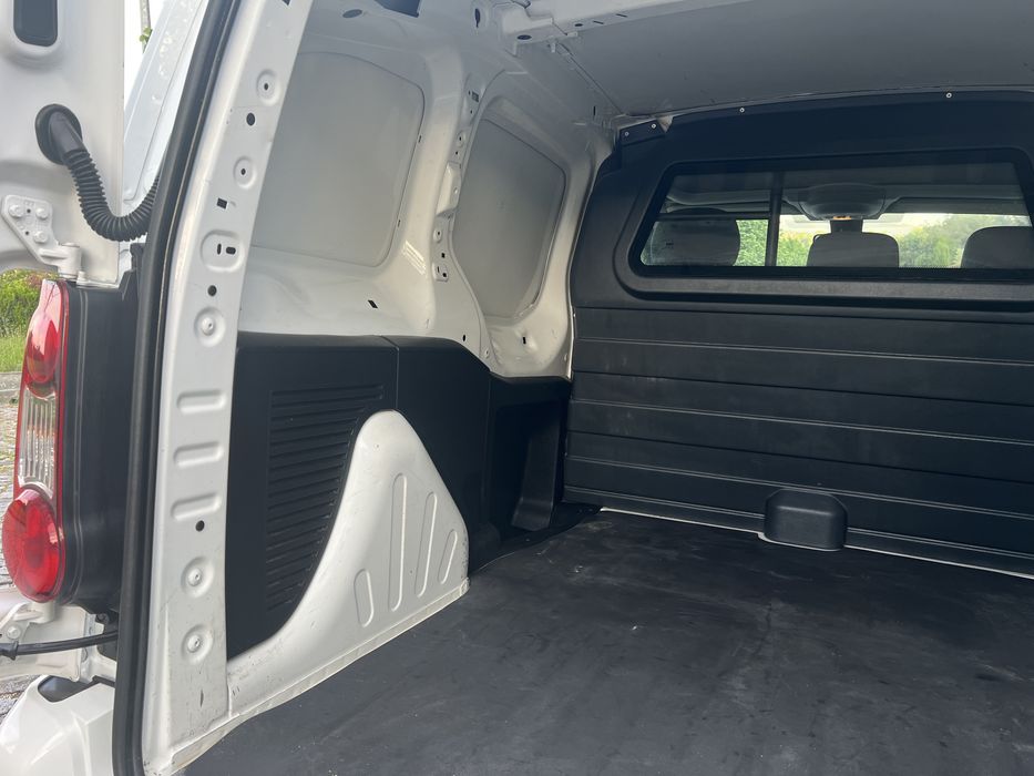 Peugeot Partner 1.6HDI 90cv ( 3 Lugares )