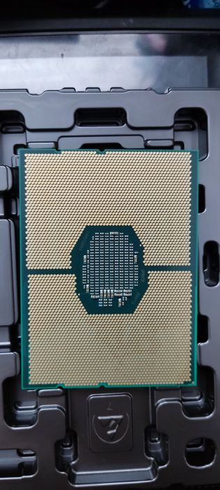 Procesor Intel Xeon W-3223