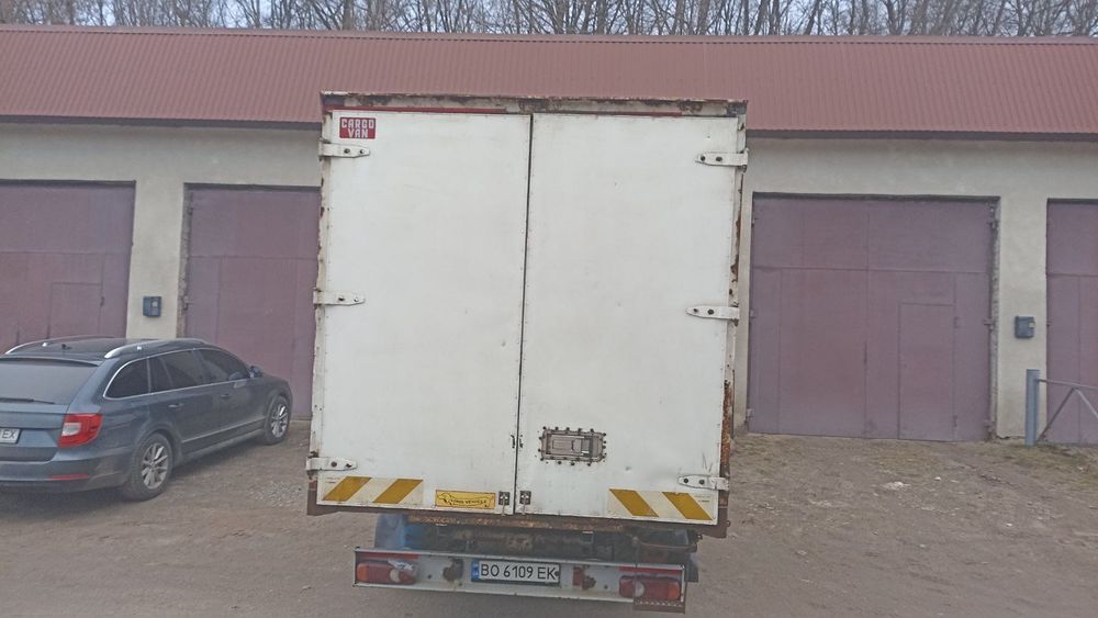 Автомобіль Рено маскот