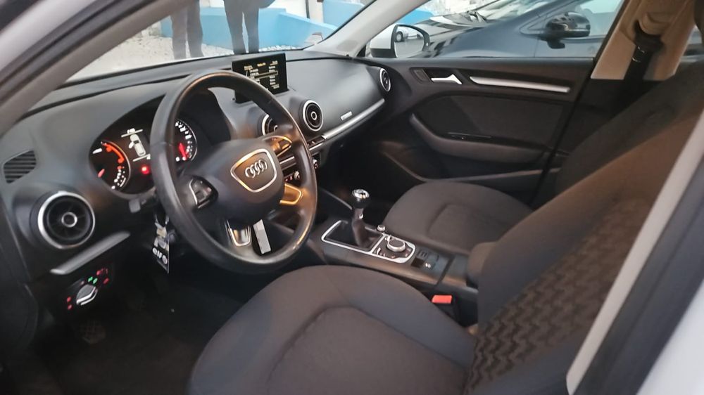 Audi A3 sportback 1.6 TDI ano 2016.   150km  único dono