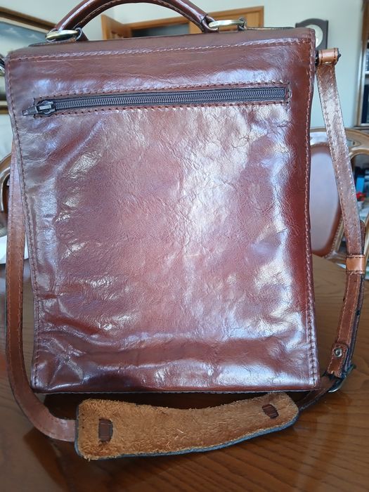 Bolsa em couro impecável
