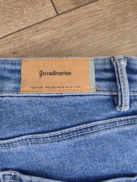 Damskie dżinsy Syradivarius 36