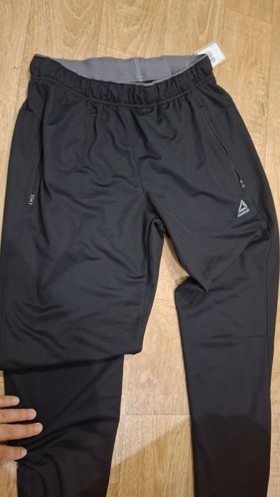 Спортивные штаны Reebok размер S новые с биркой