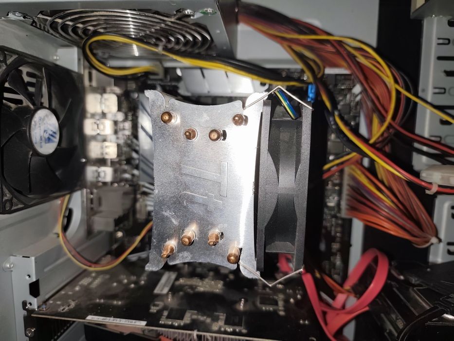 Системний блок i5-9600k/16Gb geforce 440/quadro2000