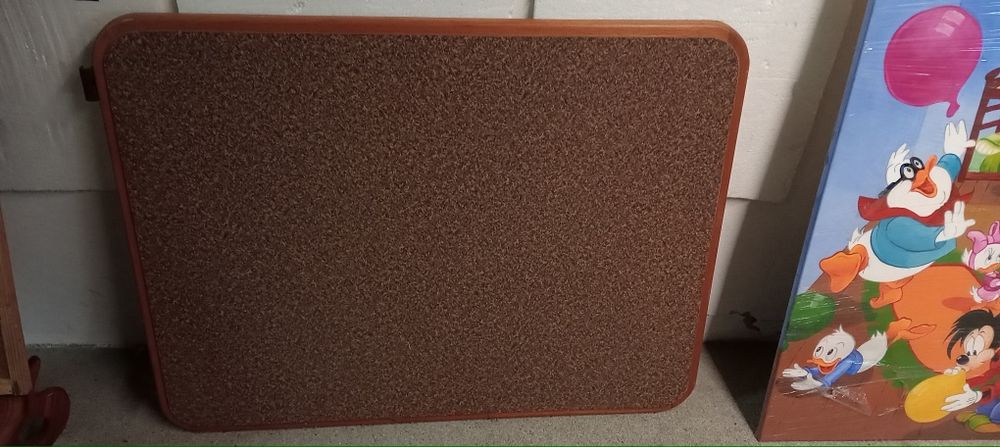 Mesa e cama com alçapões caravana