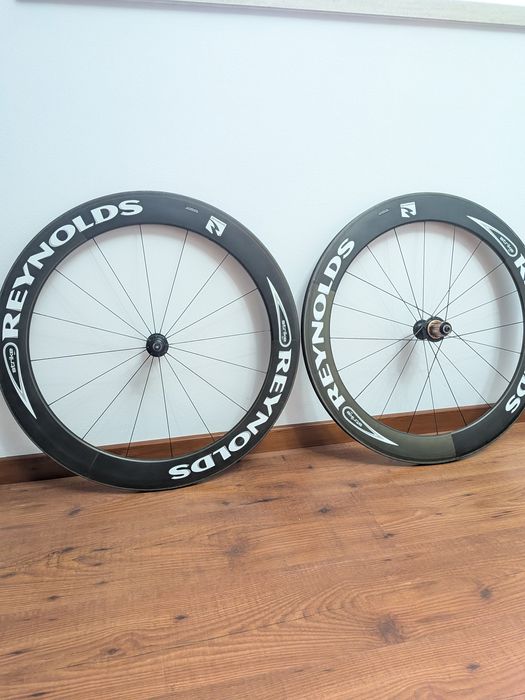 Rodas de carbono de perfil