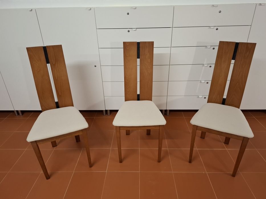 Cadeiras em madeira de faia