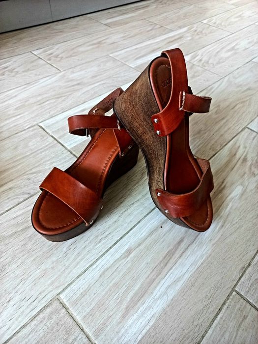 Шкіряні італійські босоніжки Asos, 38 р