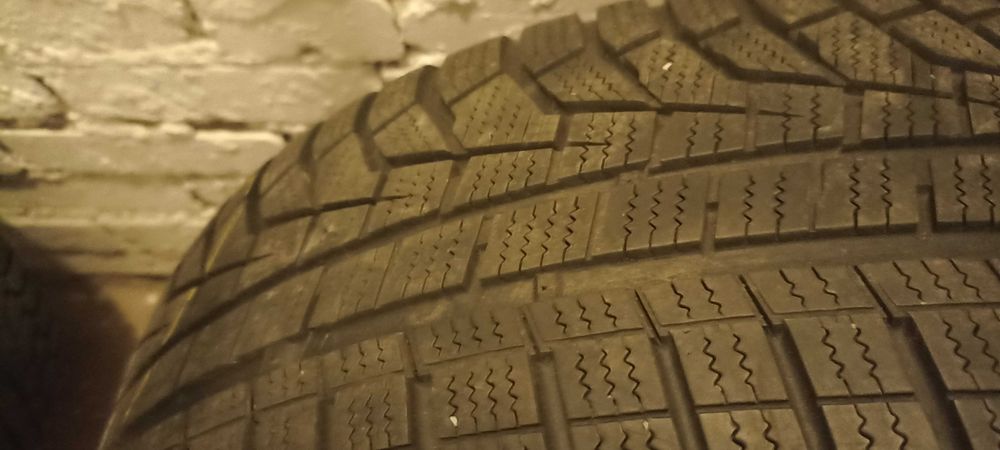 Диски з шинами r17 225/65 5-114.3 ЕТ51