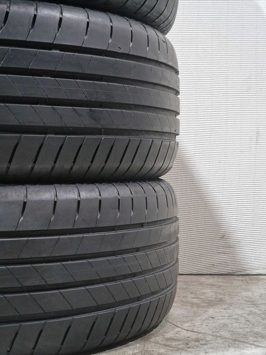 4 Pneus 235/55R18 BRIDGESTONE Semi Novos