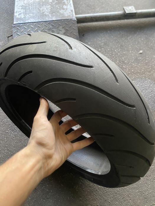 Pneu de Mota 190/50/17 - Michelin Pilot Road 2