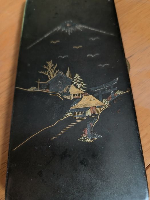 APIEROŚNICA inkrustowana zlotem