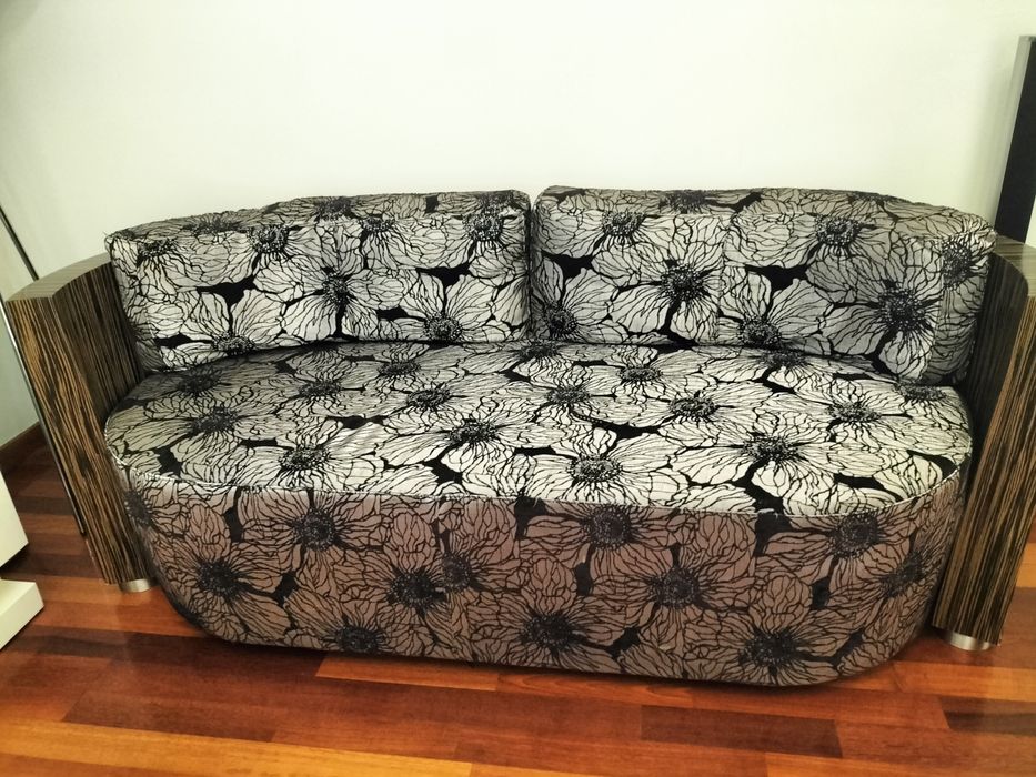 Sofá Decorativo - quase novo.