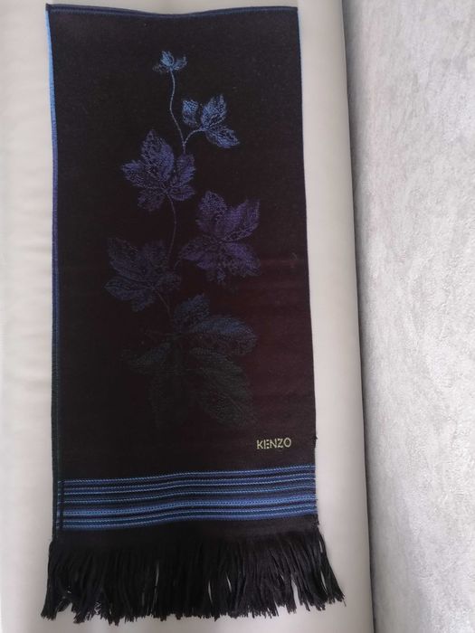 Шарф KENZO (Италия) новый многоцветный шерстяной