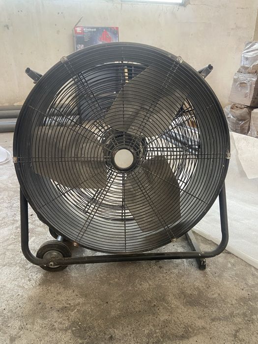 Vendo ventilador industrial em bom estado