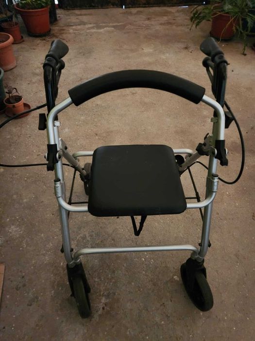 Andarilho de 4 Rodas Adulto Dietz Modelo 3460 Alemanha