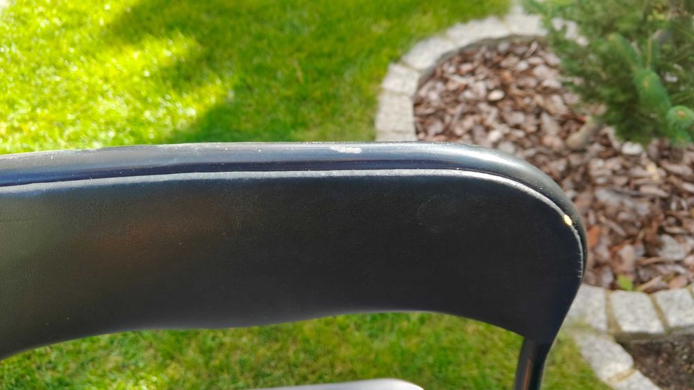 4 krzesła składane, czarne – metalowe, tapicerowane