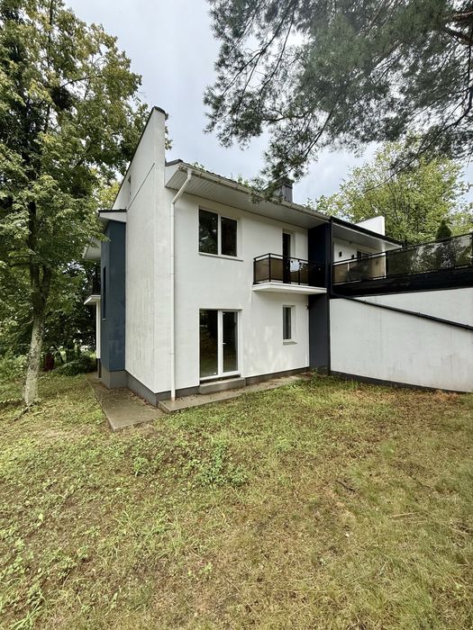 Продам будинок в мальовничій місцевості під Києвом