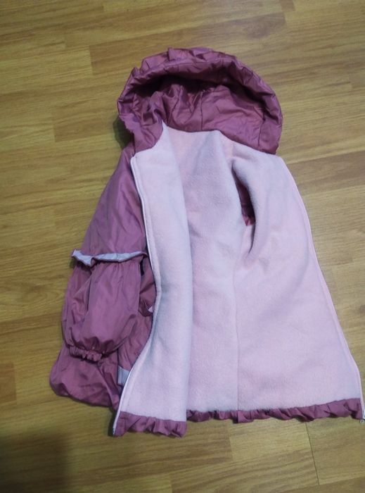 Куртка на дівчинку