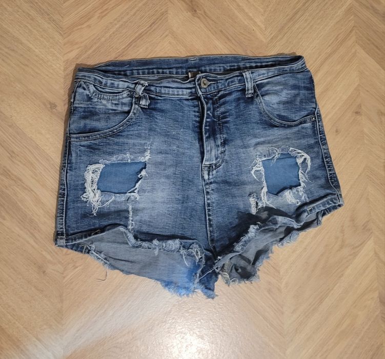 Strzępione jeansowe spodenki Mickey, rozmiar S M