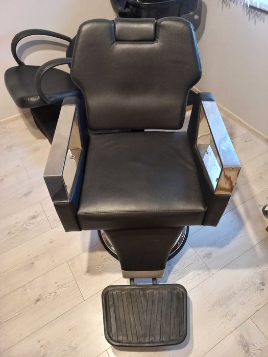 Fotel barberski w super stanie