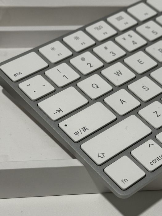 Apple Magic Keyboard 2 (A1644) - Praticamente Novo