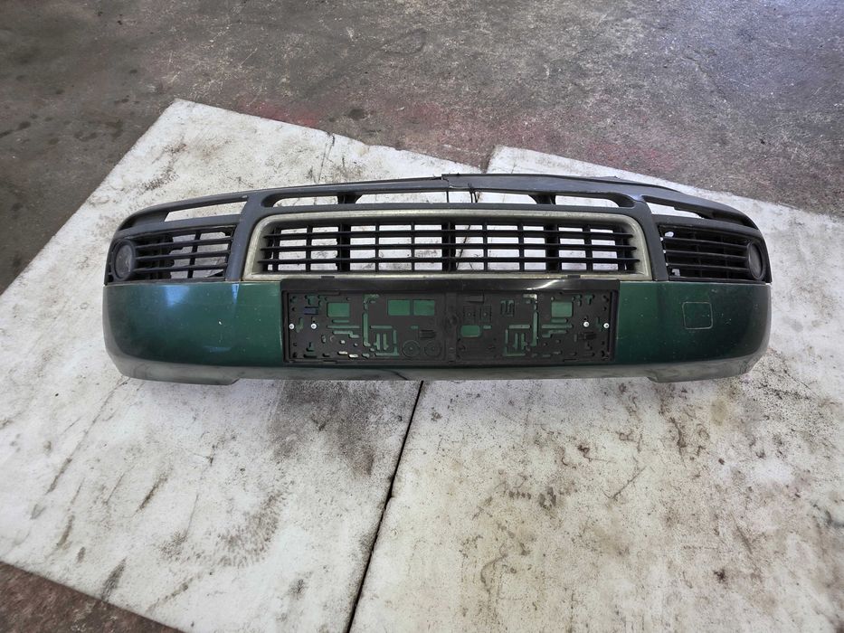 zderzak przód przedni Audi a4 b6 kombi 02 rok lakier LZ6R