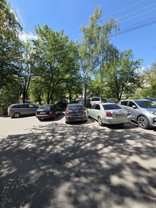 Продаж гарної 3 кв з автономним опаленням р-н Вишенька Топ локація.