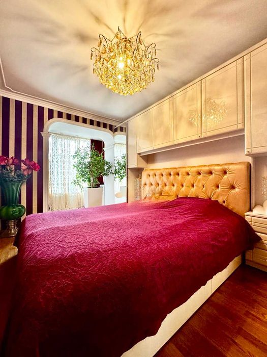 3-кімнатна квартира з ВЕЛИКОЮ кухнею! ! Класна локація! A11