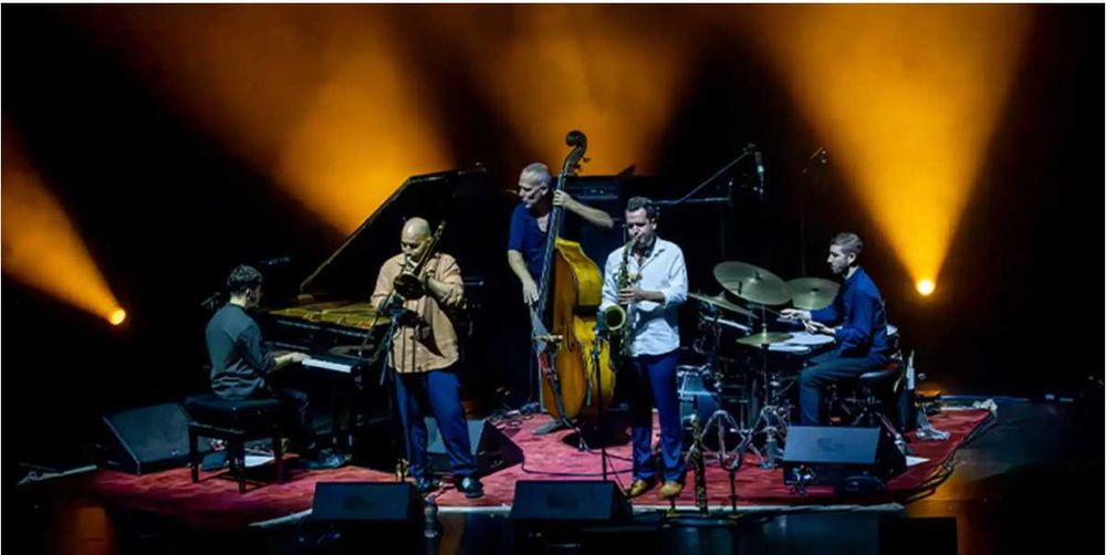 2 Bilhetes Avishai Cohen Casa da Música 8 março 2026